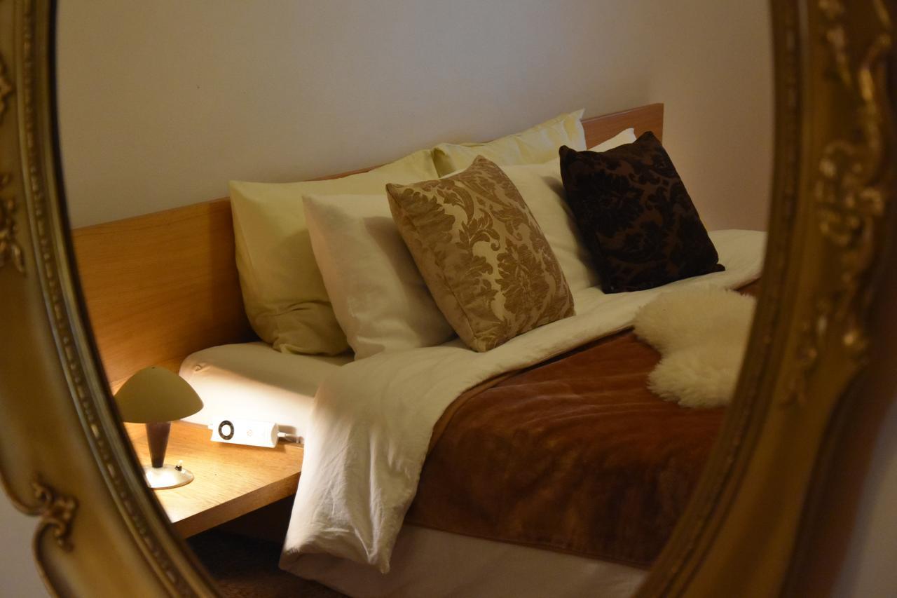 Victoria Design Stays - Apartment Rehorova Praga Esterno foto